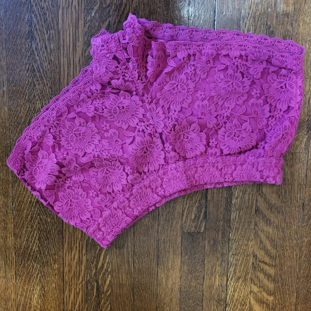 Aritizia Talula lace short shorts